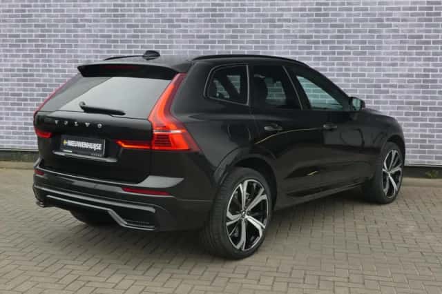 Volvo XC60 (2022) thumbnail 2