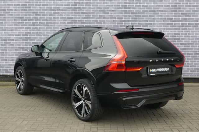 Volvo XC60 (2022) thumbnail 4