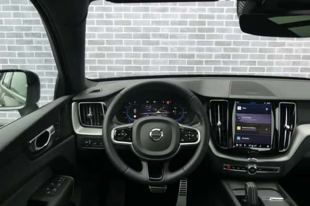 Volvo XC60 (2022) thumbnail 5