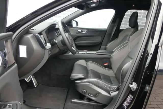 Volvo XC60 (2022) thumbnail 6