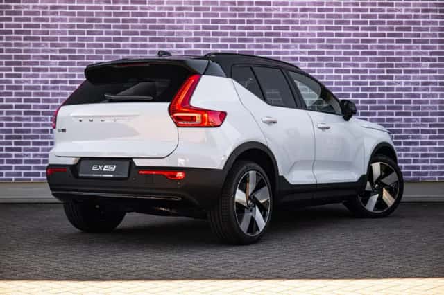 Volvo EX40 (2026) thumbnail 3