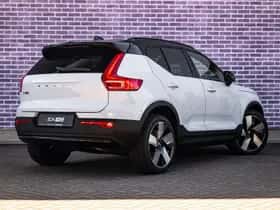 Volvo EX40 thumbnail 3