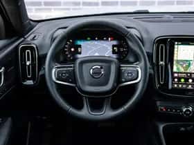 Volvo EX40 thumbnail 4