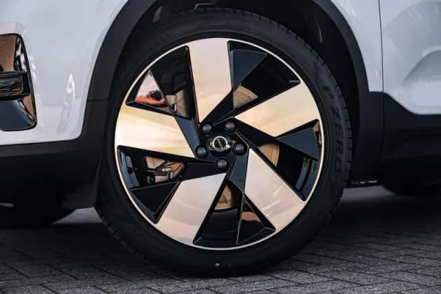 Volvo EX40 (2026) thumbnail 32