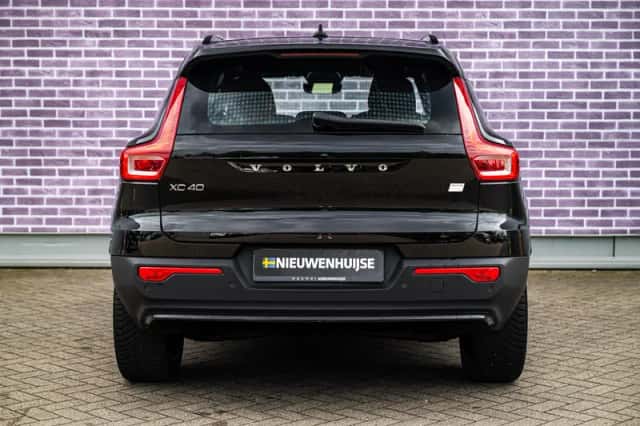 Volvo XC40 (2023) thumbnail 11