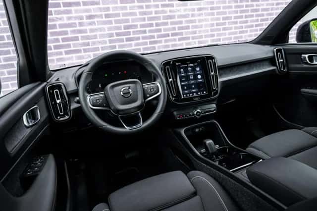 Volvo XC40 (2023) thumbnail 12