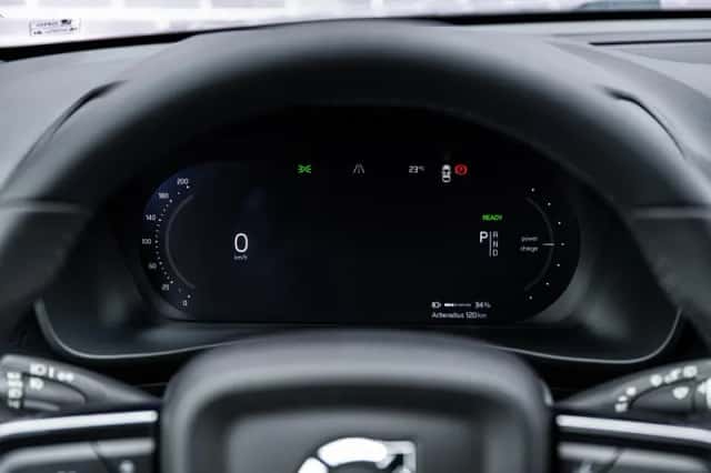 Volvo XC40 (2023) thumbnail 15