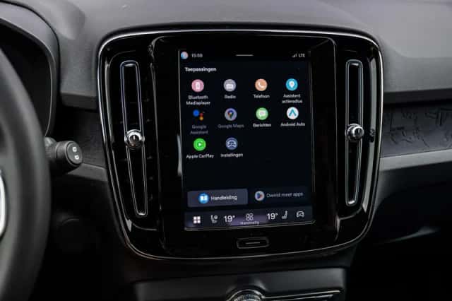 Volvo XC40 (2023) thumbnail 19