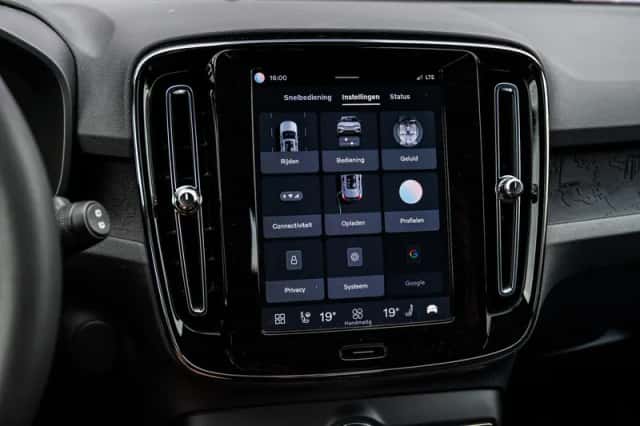 Volvo XC40 (2023) thumbnail 21