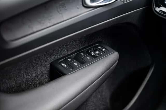Volvo XC40 (2023) thumbnail 25
