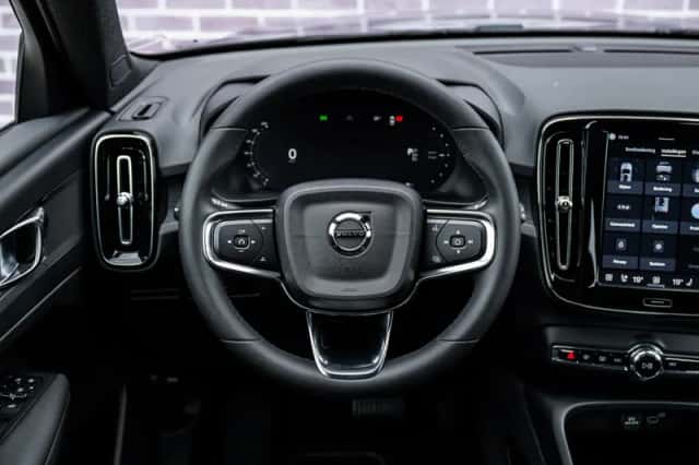 Volvo XC40 (2023) thumbnail 5