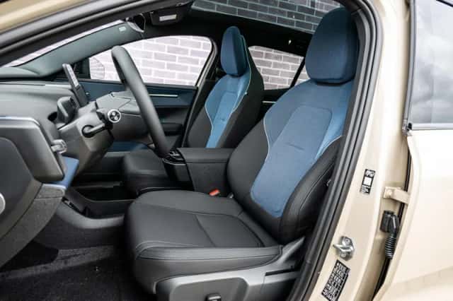 Volvo EX30 (2026) thumbnail 6