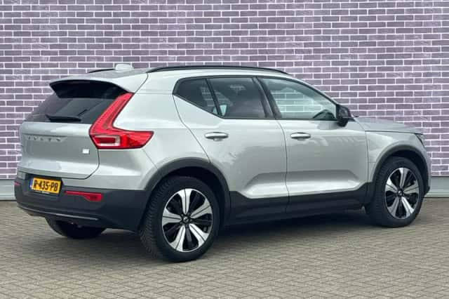 Volvo XC40 (2022) thumbnail 3