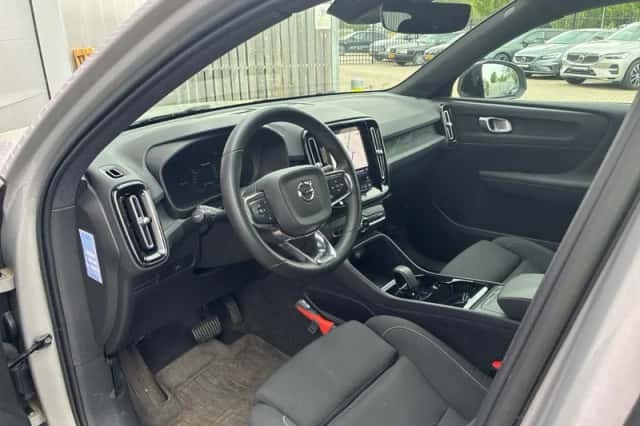 Volvo XC40 (2022) thumbnail 4