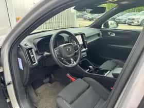 Volvo XC40 (2022) thumbnail 4