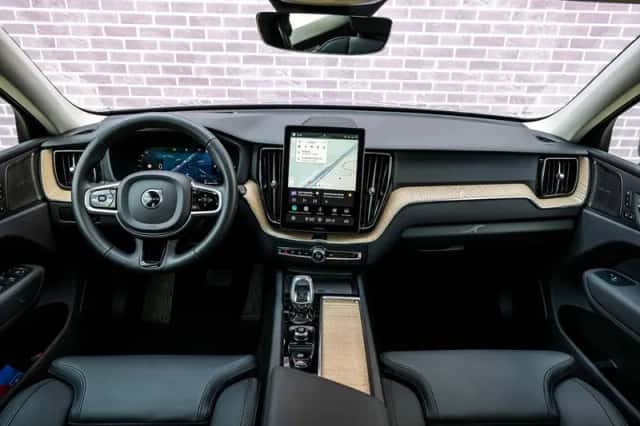 Volvo XC60 (2025) thumbnail 5