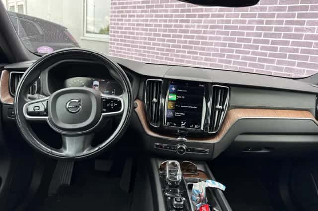 Volvo XC60 (2020) thumbnail 6
