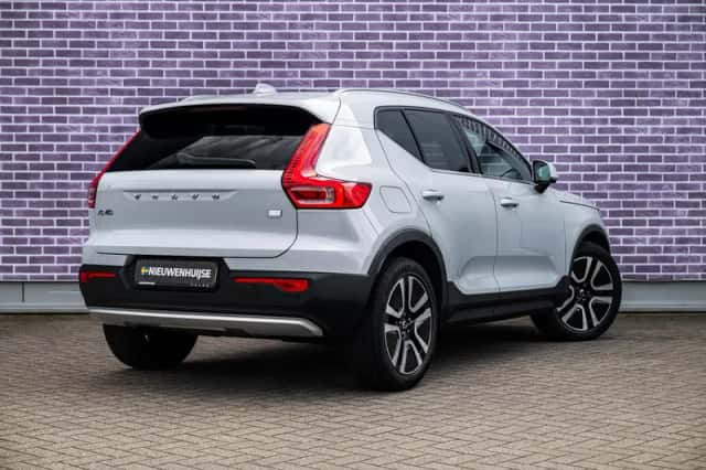 Volvo XC40 (2021) thumbnail 4