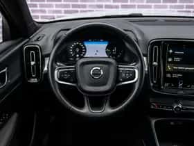 Volvo XC40 thumbnail 5