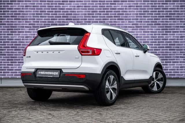 Volvo XC40 (2021) thumbnail 4