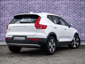 Volvo XC40 thumbnail 4