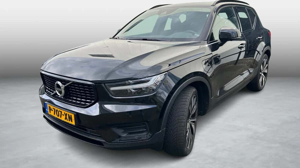 Volvo XC40 (2022) — foto 1