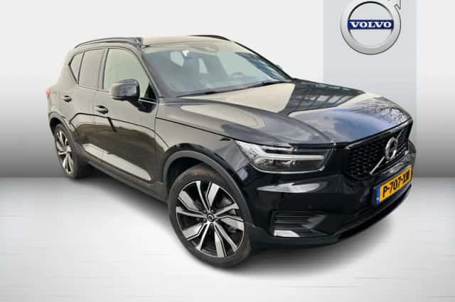 Volvo XC40 (2022) thumbnail 2