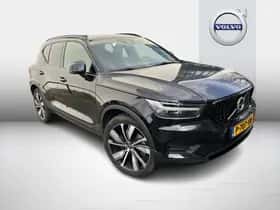 Volvo XC40 (2022) thumbnail 2