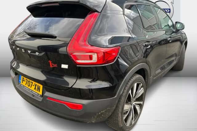 Volvo XC40 (2022) thumbnail 4