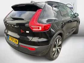 Volvo XC40 (2022) thumbnail 4
