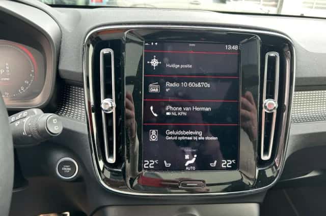Volvo XC40 (2022) thumbnail 5