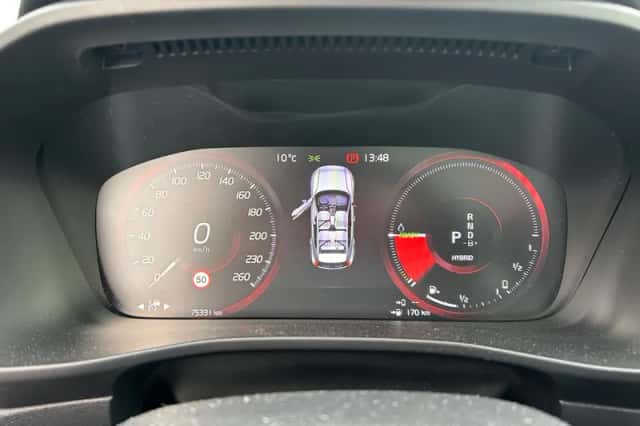 Volvo XC40 (2022) thumbnail 6