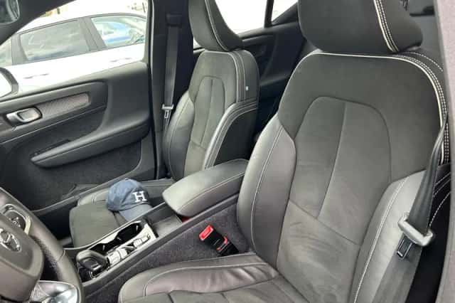 Volvo XC40 (2022) thumbnail 9