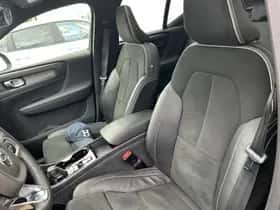 Volvo XC40 (2022) thumbnail 9