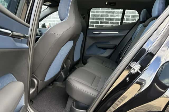 Volvo EX30 (2026) thumbnail 15