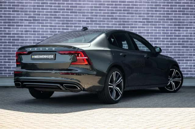 Volvo S60 (2022) thumbnail 4
