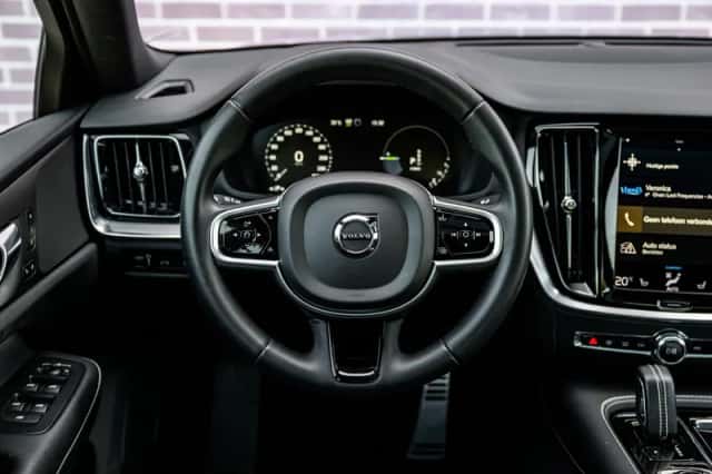 Volvo S60 (2022) thumbnail 5
