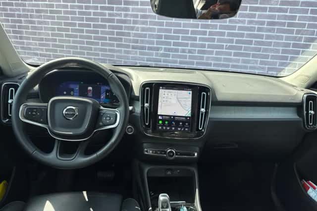 Volvo XC40 (2023) thumbnail 4