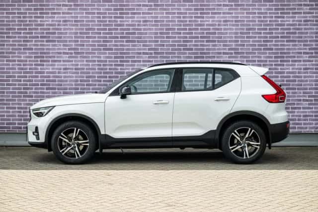 Volvo XC40 (2023) thumbnail 4