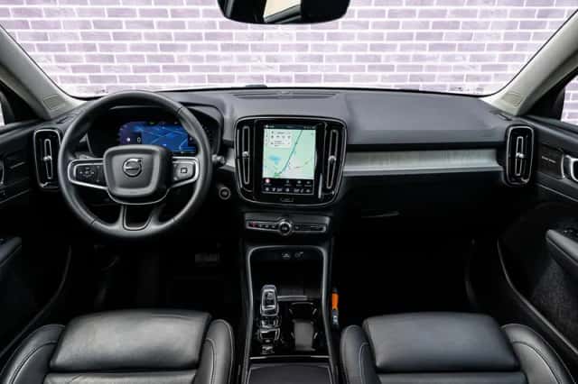 Volvo XC40 (2023) thumbnail 5