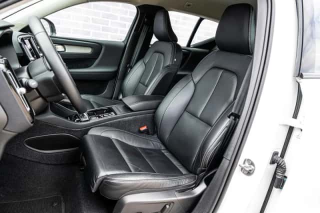 Volvo XC40 (2023) thumbnail 6