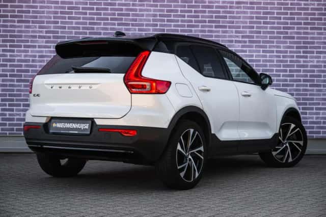Volvo XC40 (2020) thumbnail 2