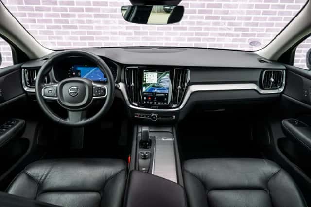 Volvo V60 (2023) thumbnail 5