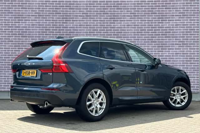 Volvo XC60 (2020) thumbnail 3