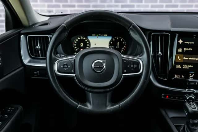 Volvo XC60 (2020) thumbnail 4