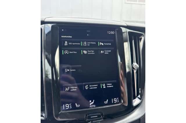 Volvo XC60 (2020) thumbnail 5