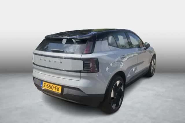 Volvo EX30 (2024) thumbnail 2