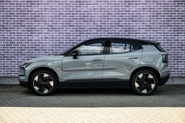 Volvo EX30 (2024) thumbnail 4