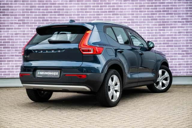 Volvo XC40 (2020) thumbnail 2