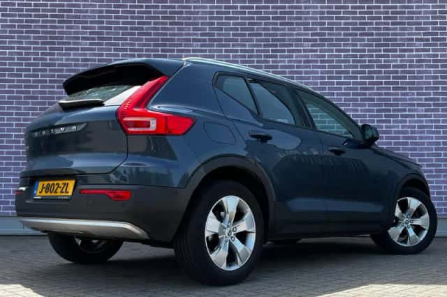 Volvo XC40 (2020) thumbnail 2